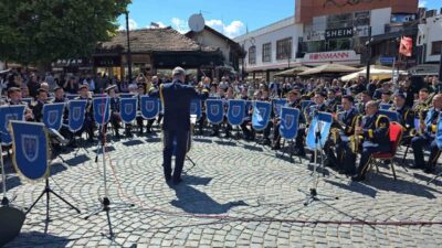 Kosova'da Türk askerinin düzenlediği 19 Mayıs konserinde Türk Hava Kuvvetleri