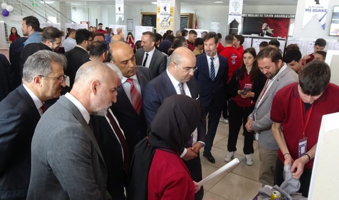 Tavşanlı Arslanbey Mesleki ve Teknik Anadolu Lisesi öğrencileri, Bilim Fuarı'nda