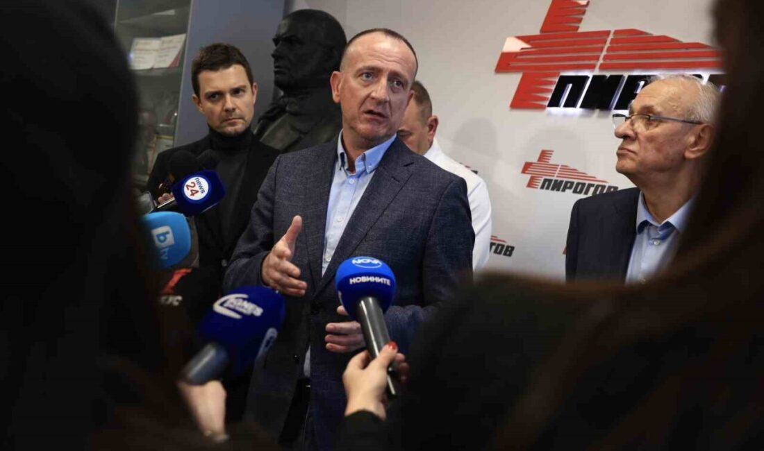 Kuzey Makedonya Sağlık Bakanı Arben Taravari, istifa kararını Başbakan Hristijan