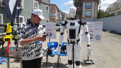 Samsun Vezirköprü'de düzenlenen TÜBİTAK Bilim Fuarı'nda öne çıkan insansı robot