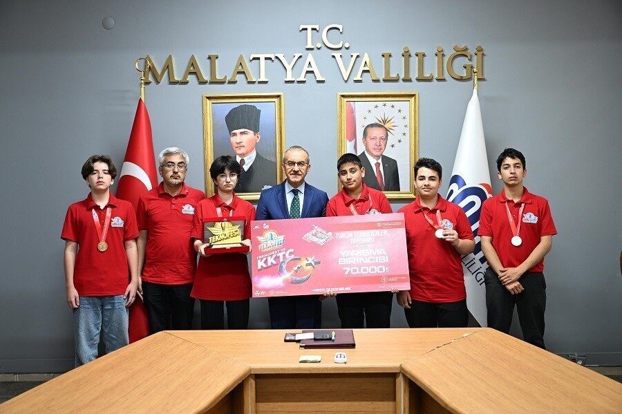 KKTC'de TEKNOFEST 2025'te Türkiye birincisi olan Malatyalı öğrenciler, Vali Seddar