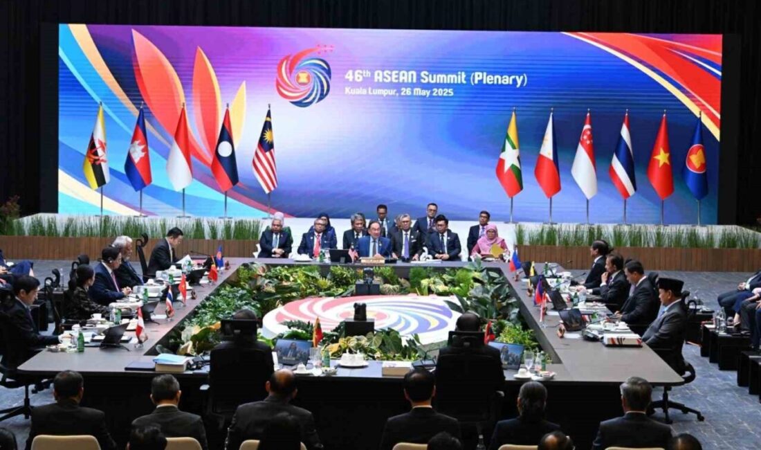 Malezya'nın başkenti Kuala Lumpur'da gerçekleşen ASEAN Zirvesi, 10 üye ülkenin