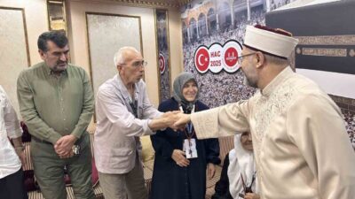 98 yaşındaki Cennet Köse ve 12 yaşındaki ikizler Ahmet Furkan