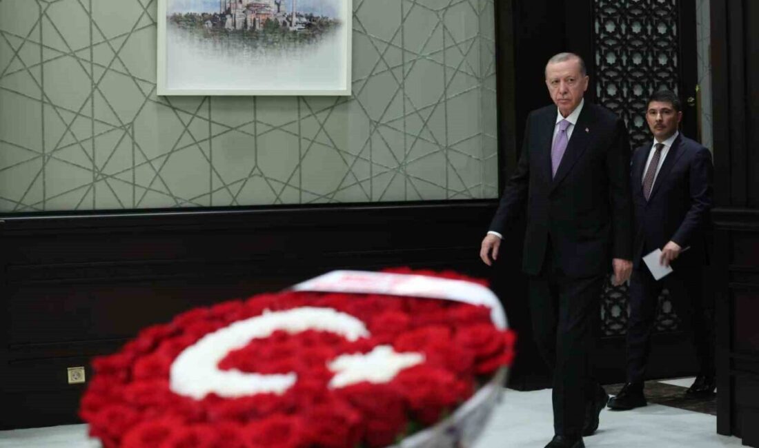 MHP Genel Başkanı Devlet Bahçeli, Cumhurbaşkanı Erdoğan başkanlığındaki Kabine'ye ay