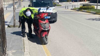 Çorum'da Kerebi Gazi 1. Cadde'de motosikletten düşen B.A.(26) yaralandı. 112'ye