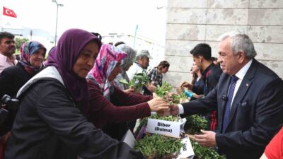 Nilüfer Belediyesi’nin 6 yıldır sürdürdüğü, “Fide Bizden Ürün Sizden” fide