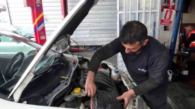 Yozgat'ta oto bakım ustaları, yaz aylarında araçların performansı ve güvenliği