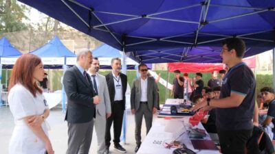 Aydın'da düzenlenen Bilim ve Teknoloji Şenliği'nde genç öğrencilerin projeleri büyük