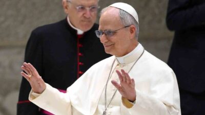 Papa 14. Leo, Türkiye'yi ziyaret ederek tarihi Birinci İznik Konsili'nin