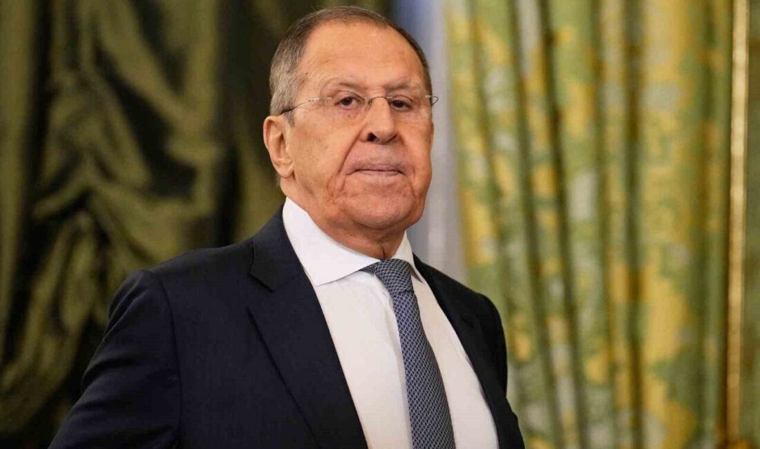 Rusya Dışişleri Bakanı Lavrov, Zelenskiy'e sert eleştirilerde bulunarak ateşkes müzakerelerini