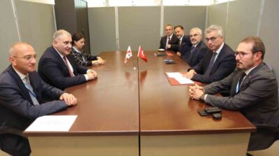Sağlık Bakanı Kemal Memişoğlu, Gürcistanlı mevkidaşı Mikheil Sarjveladze ile görüşerek