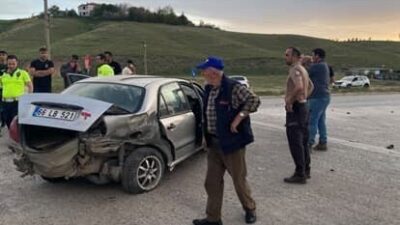 Yozgat'ın Sarıkaya ilçesinde meydana gelen trafik kazasında B.P. yaralandı. Ambulans