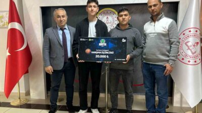 Gölyaka Şehit Serhat Bal Mesleki ve Teknik Anadolu Lisesi öğrencileri