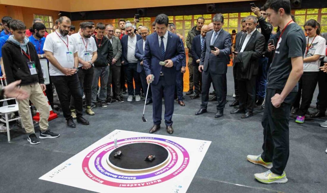 Sakarya'da SUBÜ ve SAMİB iş birliğiyle gerçekleşen Robot ve Teknoloji
