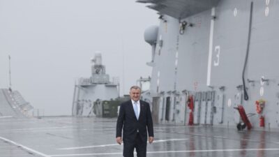 Bakan Osman Aşkın Bak, 19 Mayıs için TCG Anadolu'nun İstanbul'dan