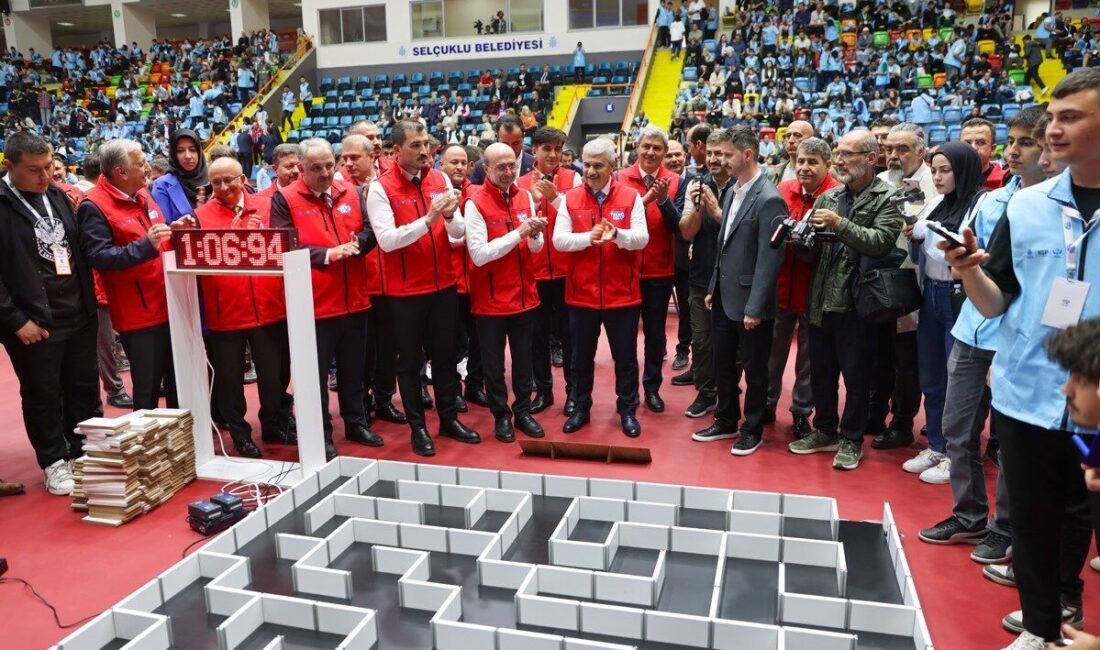 Konya'da düzenlenen TEKNO-SEL 2025 Teknoloji ve Robot Yarışması, gençlerin teknolojiye