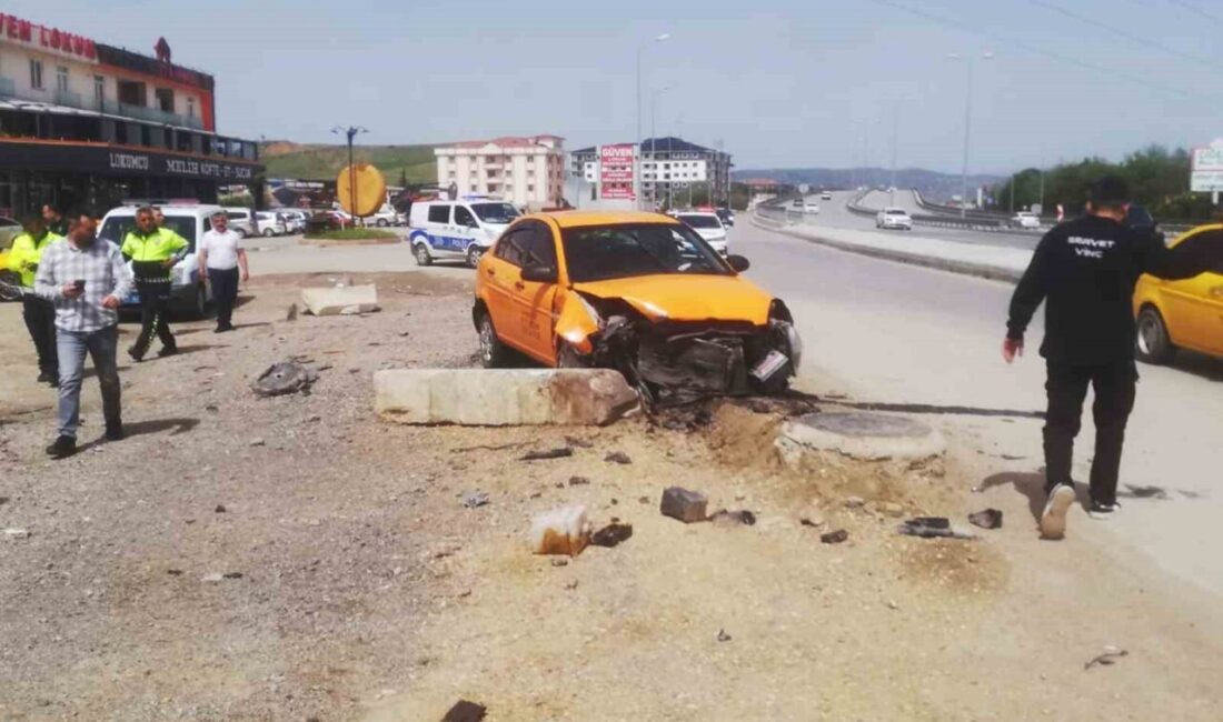 Ticari taksinin kaza anı kamerada: 2 yaralı Kırıkkale'de meydana gelen trafik