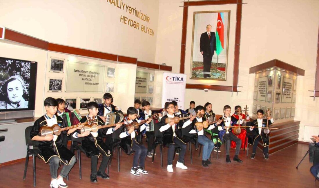 TİKA, Azerbaycan'daki Daşkesen Çocuk Güzel Sanatlar Okulu'na müzik aletleri sağladı.