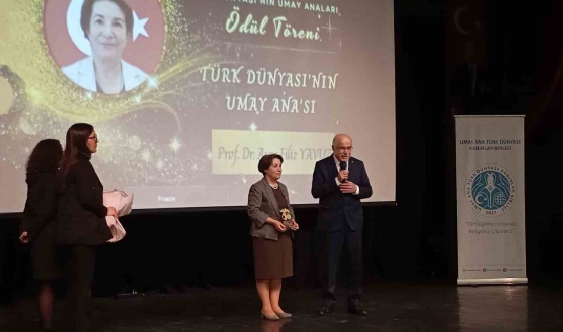 Türk Dünyası Birliği'nin düzenlediği "Türk Dünyasının Umay Anaları" ödül töreninde