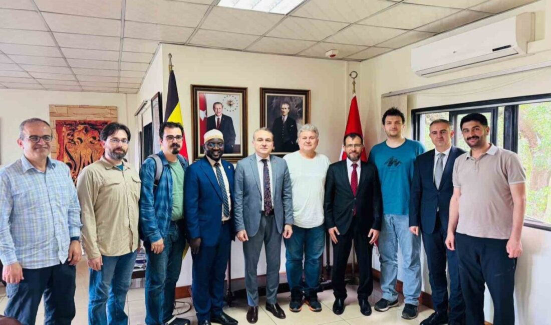 TİKA ve Çare Derneği, Uganda'nın Yumbe bölgesinde sağlık kampı düzenleyerek,