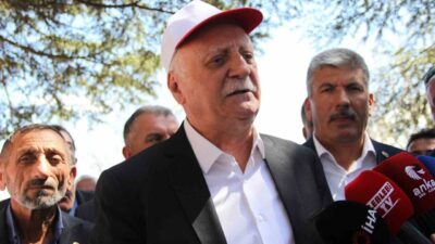 TZOB Genel Başkanı Şemsi Bayraktar, Çorum'da dondan etkilenen tarım arazilerini