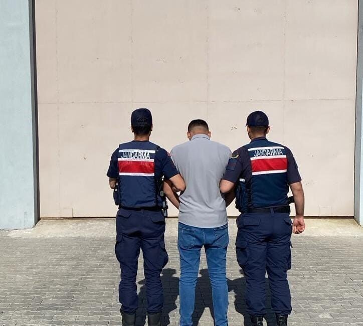 Uyuşturucu ticaretinden aranan şahıs yakalandı Çiçekdağı'nda jandarma ekipleri tarafından