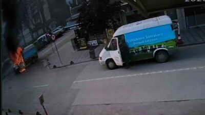 Kırşehir'de vites kutusu arızalanan kamyonet alev aldı. Sürücü son anda