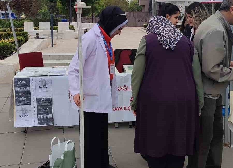Sağlık Bakanlığı'nın öncülüğünde Ankara'da hayata geçen boy, kilo ve vücut