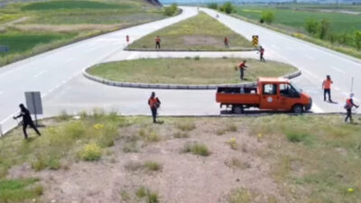Karayolları ekipleri, Yerköy ile Sekili mevkii arasında yol kenarlarında biriken