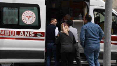 Yozgat'ta Adliye kavşağında meydana gelen zincirleme kazada 5 araç karıştı.