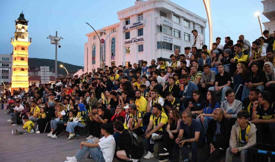 Yozgat Belediyesi, Cumhuriyet Meydanı'nda dev ekranda THY Euroleague finalini Fenerbahçe