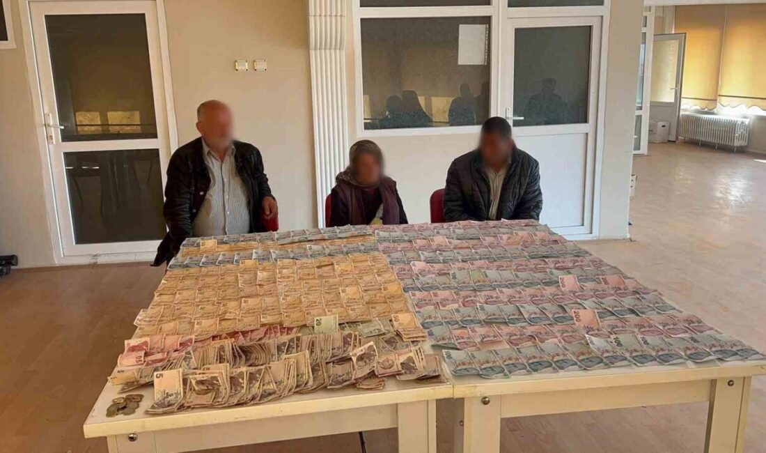 Zabıtanın yakaladığı dilencilerin 5 saatte 24 bin 665 TL topladığı ortaya çıktı Çorum'un Sungurlu ilçesinde 3