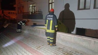Çorum'da intihar girişiminde bulunan N.K., polis ekipleri tarafından çatıdan indirildi.