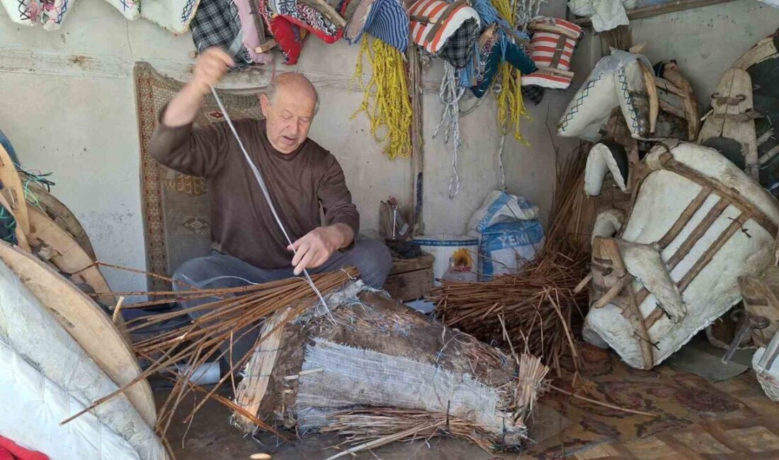 İskilip'te semercilik yapan Recep Köle, nesiller boyu yaşatılan mesleğin günümüzde