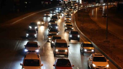 Kurba Bayramı tatili nedeniyle Kırıkkale'de trafik sıkışıklığı yaşandı. Gece havadan
