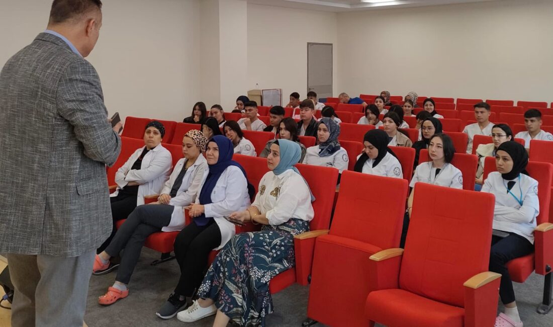 Yerköy Devlet Hastanesi, sağlık alanında staj yapan öğrencilere yönelik bilgilendirme