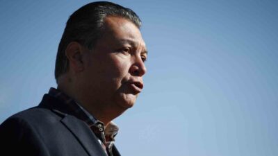 ABD Senatörü Alex Padilla, İç Güvenlik Bakanı Kristi Noem'in basın