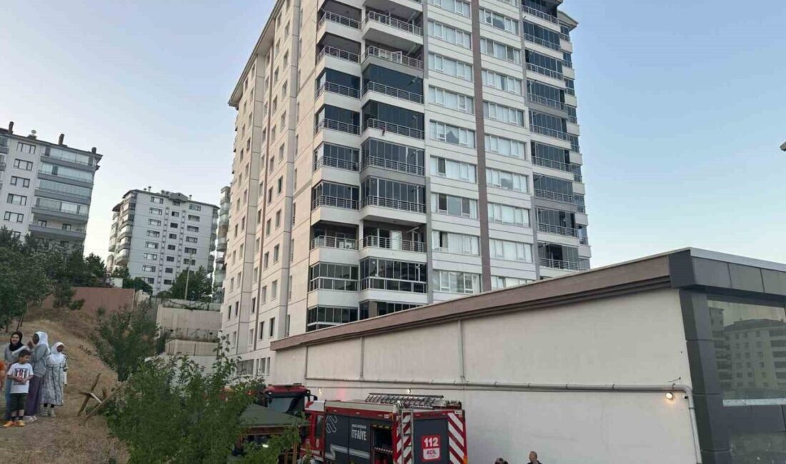 Ankara’da 11 katlı binada yangın: 2 yaralı Ankara'nın Pursaklar ilçesinde bir