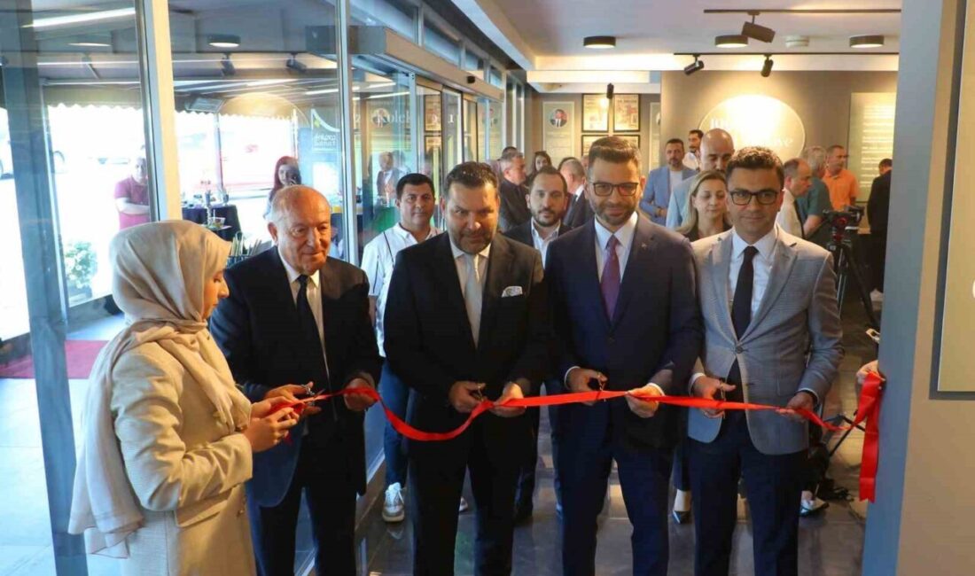 Ankara Kültür Sanat ve Medeniyet Derneği tarafından açılan '1990'lar Eski