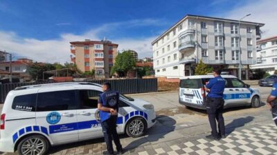 Akyurt ilçesinde kaçan dana, yolda yürüyen yaşlı kadına çarparak yaraladı.