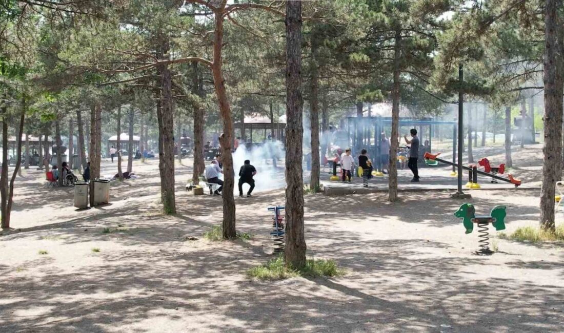 Ankara'da Kurban Bayramı'nın ilk gününde Mavi Göl, doğa tutkunlarının vazgeçilmez