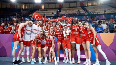 Gençlik ve Spor Bakanı Osman Aşkın Bak, A Milli Kadın
