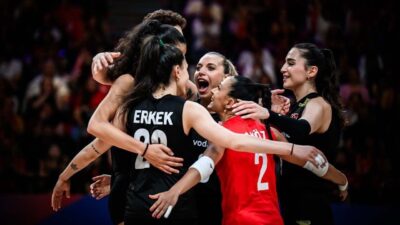 Gençlik ve Spor Bakanı Osman Aşkın Bak, A Milli Kadın