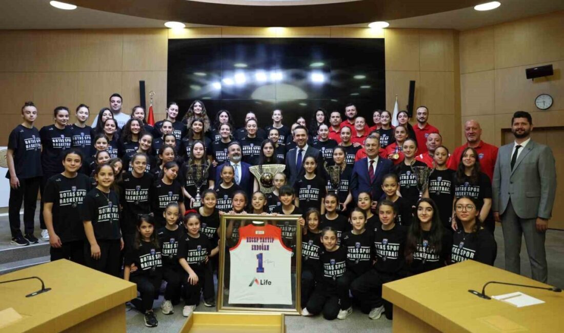 Alparslan Bayraktar'ın BOTAŞ Spor şampiyonları kabulü, kız basketbolundaki başarıları ve