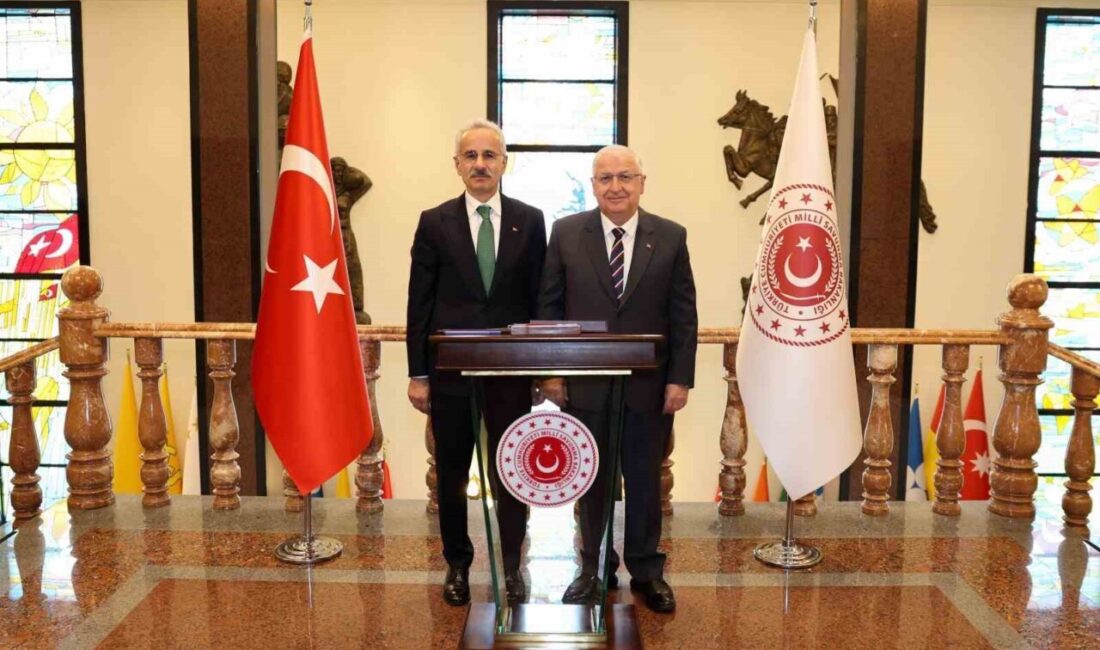 Milli Savunma Bakanı Yaşar Güler, Ulaştırma ve Altyapı Bakanı Abdulkadir