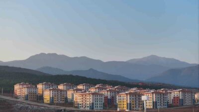 Hatay'ın Hassa ilçesindeki deprem konutları tamamlandı. Çevre Bakanı Murat Kurum,