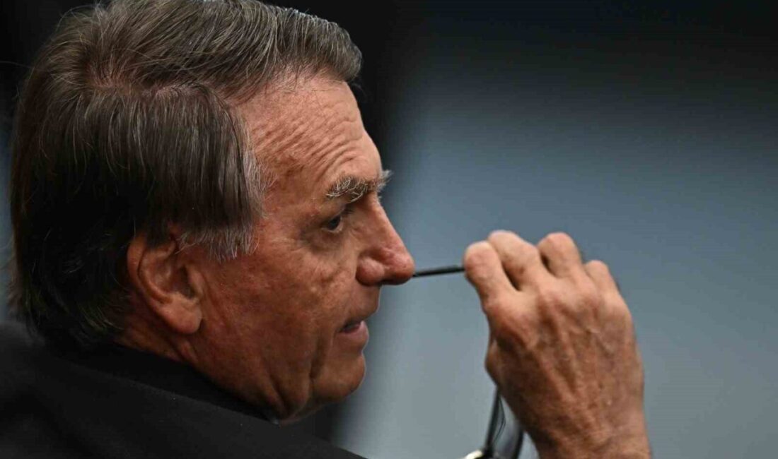 Brezilya eski Devlet Başkanı Jair Bolsonaro, mevcut Devlet Başkanı Lula
