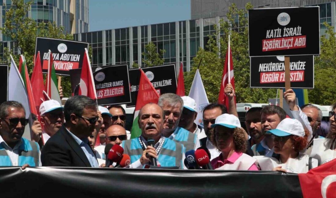 Büro Memur-sen’den ABD Büyükelçiliği önünde siyah çelenkli protesto ABD Büyükelçiliği önünde toplanan