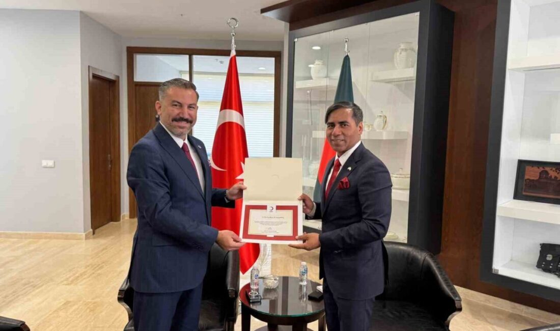 Kırgızistan, Pakistan ve Bangladeş'in Ankara büyükelçileri, Türk Kızılay'a kurban vekâletlerini
