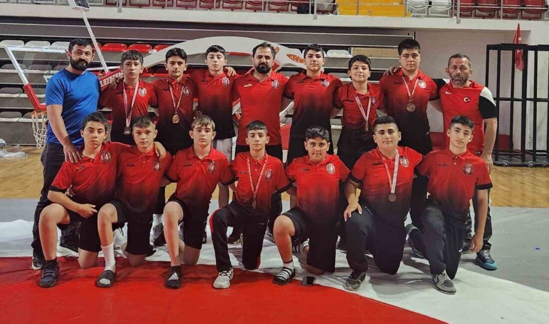 Çorumlu güreşçilerden Türkiye Şampiyonasında büyük başarı Çorum Belediyesi Spor Kulübü